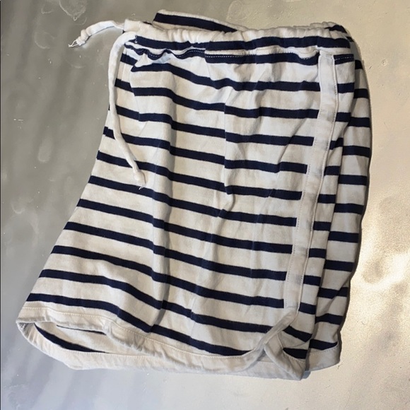 SUNDRY Stripes Dolphin Shorts - 3 - Picture 6 of 6